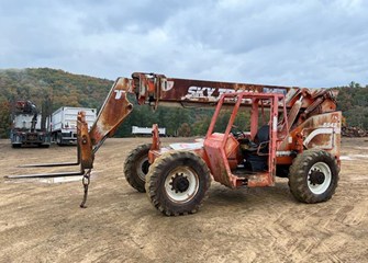 2000 Skytrak Forklift